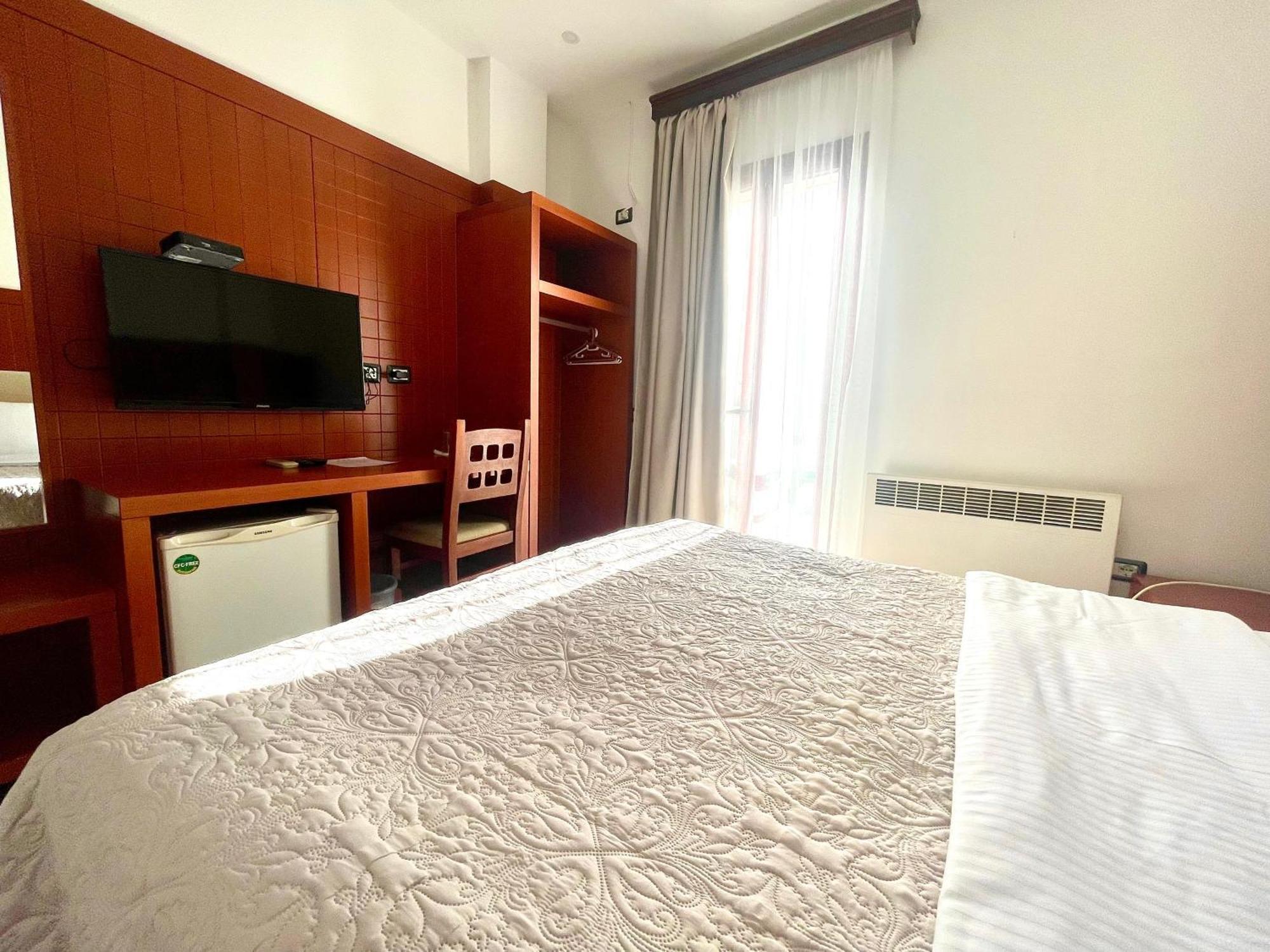 Hotel 5 Tirana